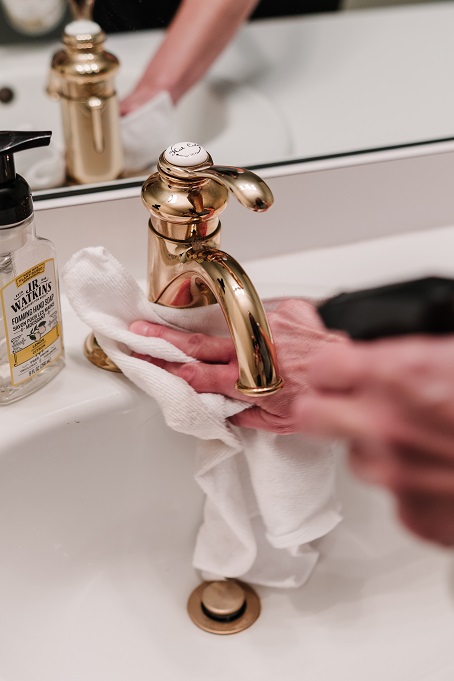 Clean modern kitchen after residential service